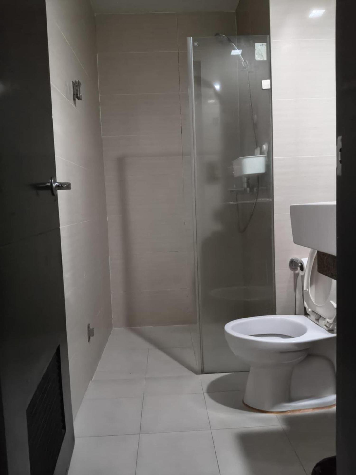 פאסאי Henry'S Newport Condotel מראה חיצוני תמונה
